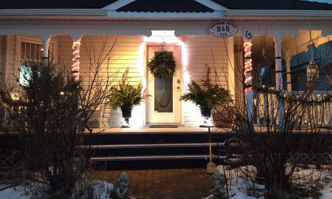 Okotoks Bed & Breakfast | Beautiful 2 Storey Victorian Bed & Breakfast
