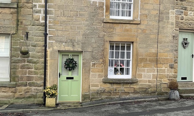 Eyam Cottage | Beautiful 200yr old cottage,Eyam ,Peak District,Derbyshire