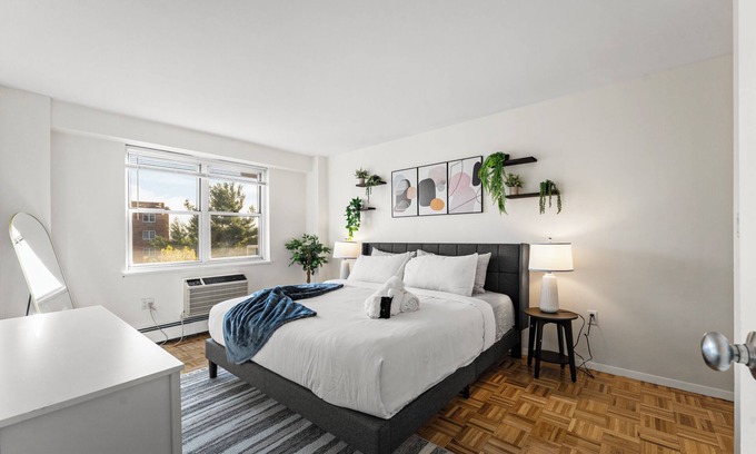 Brookline Apartment | Beautiful 2bd/1.5ba near BU 3467