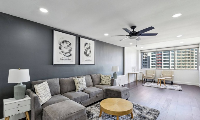 Peachtree Center Apartment | Beautiful 2BD Escape, Elegant, Cozy & Central with Free Parking and WiFi 2201