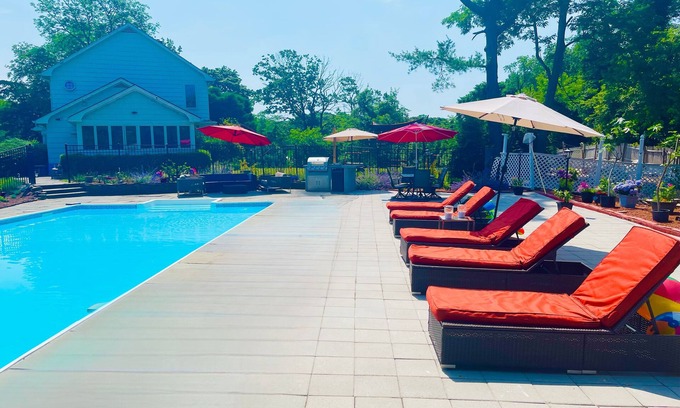 Shinnecock Hills Apartment | Beautiful 2bedroom w Pool close to the beach and Southampton Village