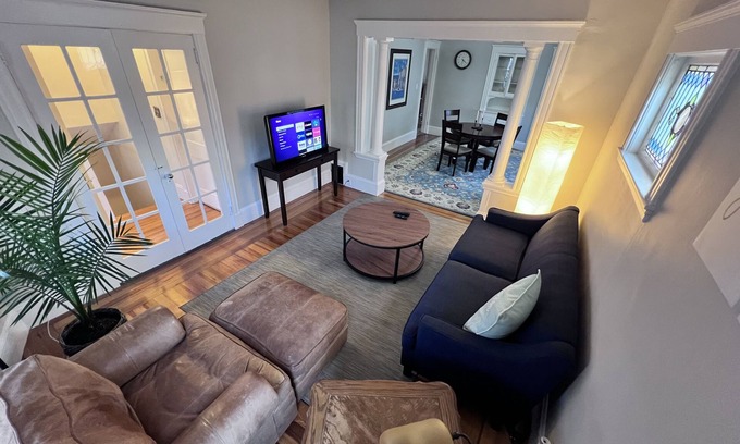 Medford Condo | Beautiful 2beds/1bath w/free parking & 10mnts away from Boston