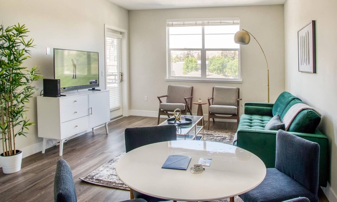 Centerville Apartment | Beautiful 2BR in Fremont, Parking