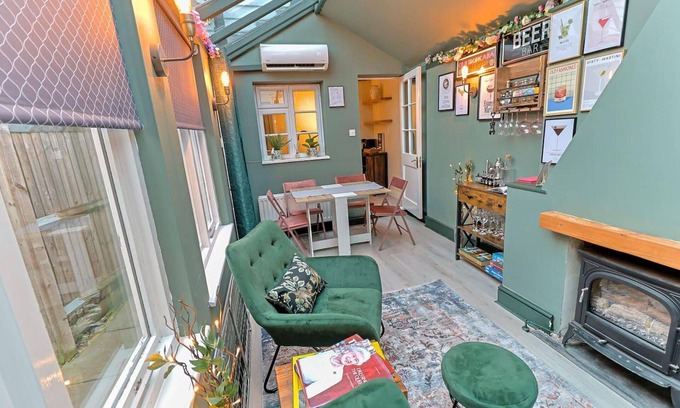 Burnham-on-Crouch Cottage | Beautiful 3-bed Cottage in Burnham-on-crouch