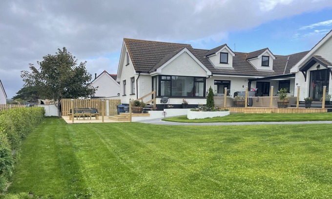 Downpatrick House | Beautiful 3-Bed House in Sunny Killough Down