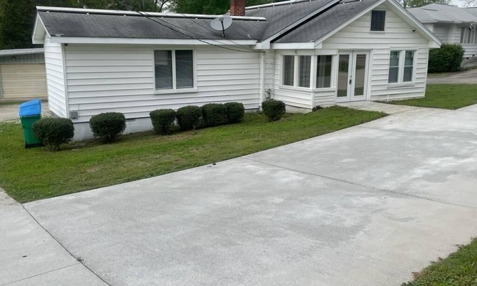Clarkdale House | BEAUTIFUL 3 BED ROOM HOME IN AUSTELL