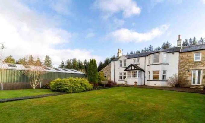 West Kilbride Other | Beautiful 3 bedroom rural farmhouse near West Kilbride, sleeps 7