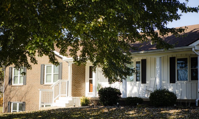 Campbellsville House | Beautiful 3 Bedroom 2 Bathroom House!