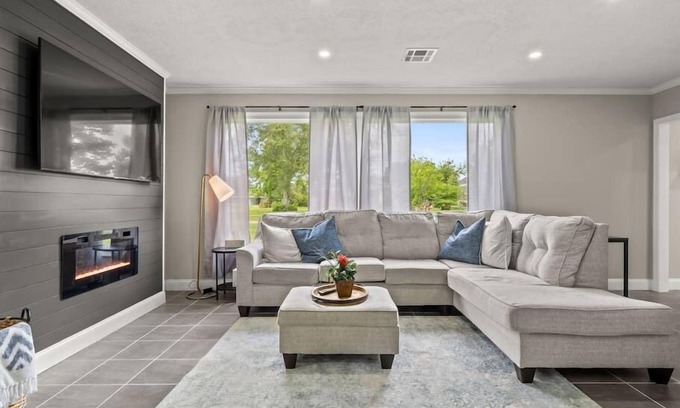 Lake Charles House | Beautiful 3 Bedroom Home