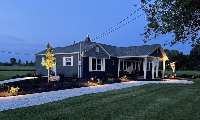 Port Clinton House | Beautiful 3 bedroom country home 5 minutes from Port Clinton and Jet Express.
