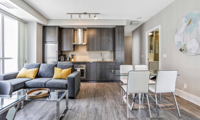 Wellington Place Condo | Beautiful 3 Bedroom 2 Bath Condo Suite - Fully Equipped, Fully Furnished