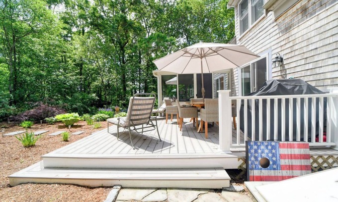Mashpee House | Beautiful 3 bedroom 2 bath home on quiet street just feet from lovely Johns Pond