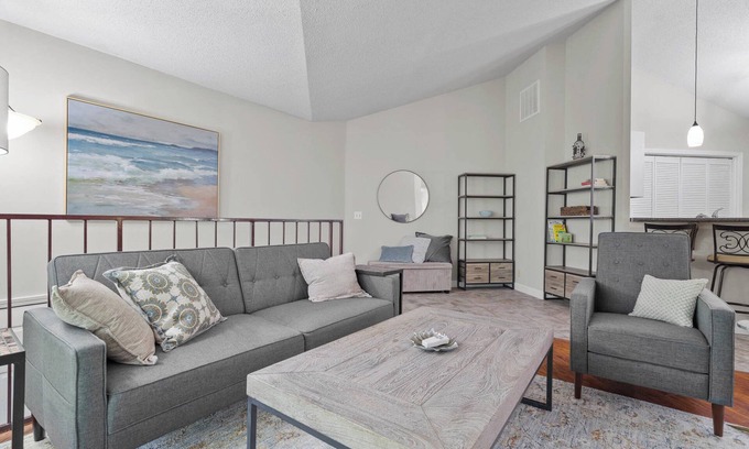 Columbia Condo | Beautiful 3-bedroom 2 bath condo with high speed WiFi and wooded views!