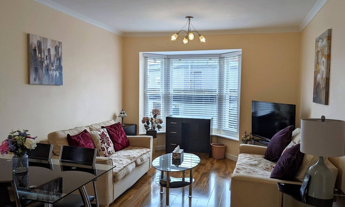 Deal Apartment | Beautiful 3 Bedroom Apartment in a perfect location in Deal !