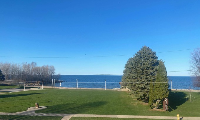 Menominee House | Beautiful 3-bedroom bayview townhome in downtown Menominee