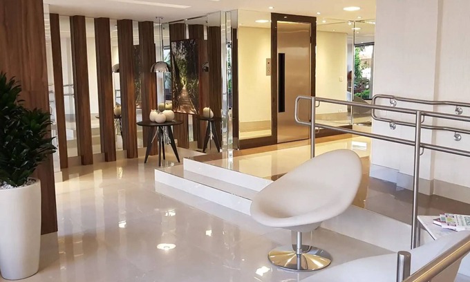 Bigorrilho Apartment | Beautiful 3 bedroom apt with garage!