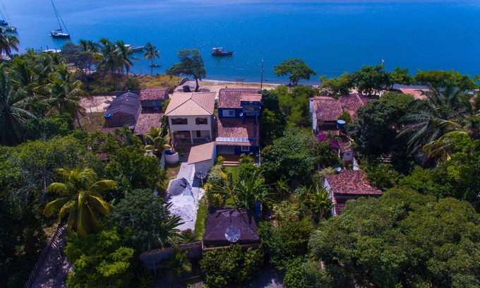 Santo Andre House | Beautiful 3 bedroom house by the river and sea