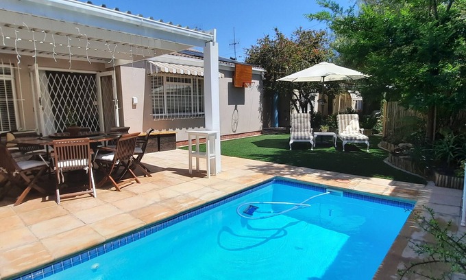 Pinelands House | Beautiful 3 bedroom family home!