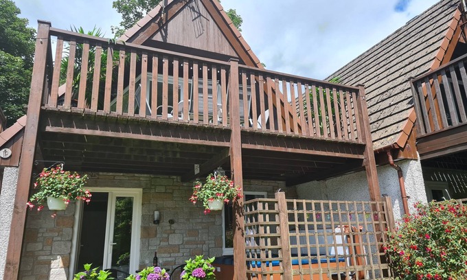 Saint Ann's Chapel Cabin | Beautiful 3 Bedroom Lodge with private hot tub onsite indoor and outdoor pools