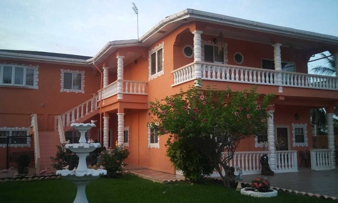 Georgetown Apartment | Beautiful 3 bedroom modern home