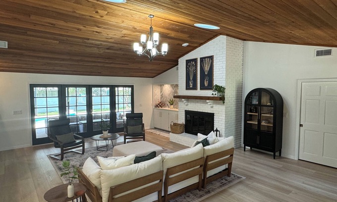 Lake Mary House | Beautiful 3-bedroom house with Pool in delightful Lake Mary