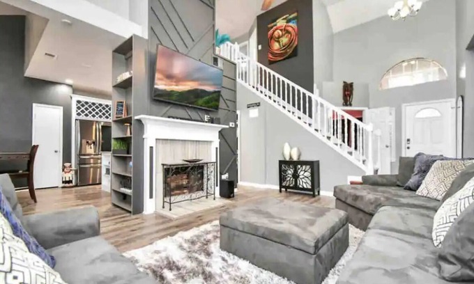 Barker House | Beautiful 3-bedroom Patio Home in Houston w/WiFi, AC near Champions Golf course