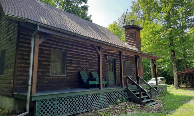 Brantingham House | Beautiful 3 bedroom adirondack log cabin