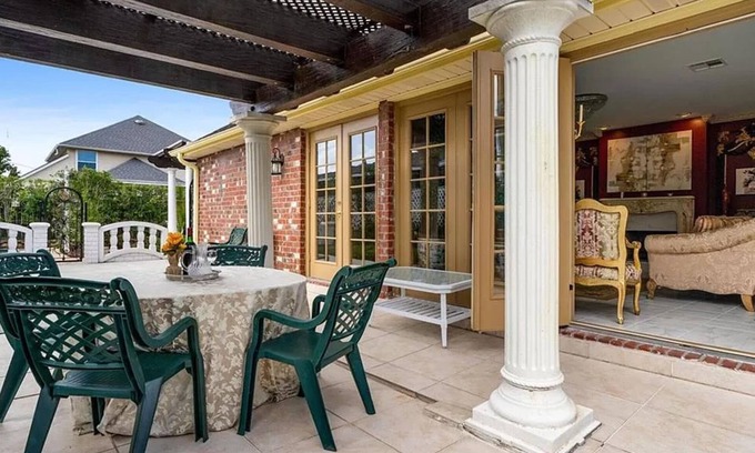 Algiers House | Beautiful 3 bedroom house, 10 minutes by car to the French quarters . Peaceful