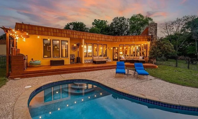 Dennis House | Beautiful 3 br 3 bath home with pool just minutes from Fort Worth