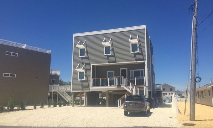 Seaside Heights House | Beautiful 3400 sf Home on the Bay of Ortley Beach