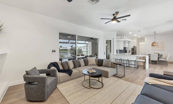 Charlotte Harbor House | 🥇 Beautiful 3bd home with a pool and a hot tub (CH1013)