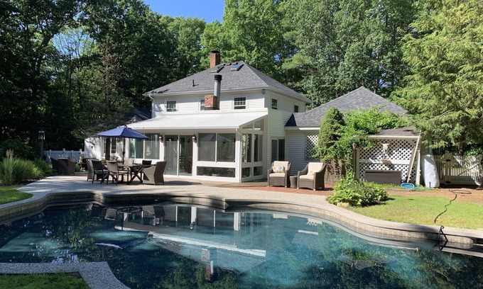 Hampton Falls House | Beautiful 4 bdr. with pool close to HamptonBeach, Portsmouth, & Newburyport Ma