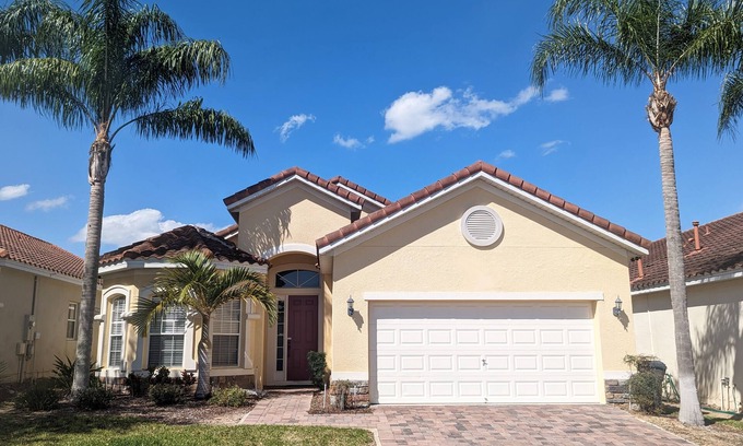 Tuscan Hills House | Beautiful 4 bed/3 bath pool home + games room, 8 miles to Disney World Resort!