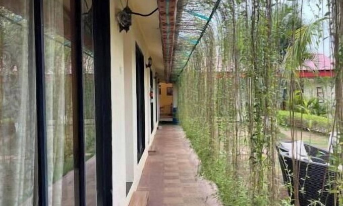 Karjat Apartment | Beautiful 4 bed villa with 25 mtr pool in Karjat