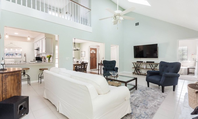 Golden Glades - The Woods House | Beautiful 4 Bedroom Lake Home just minutes from Beaches and Mayo!