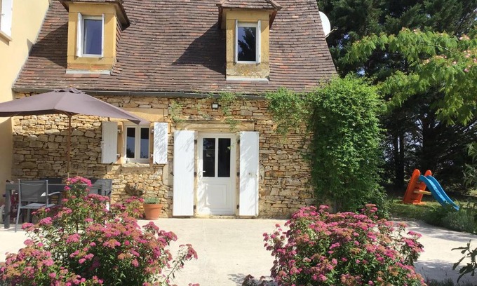 Saint-Cybranet House | Beautiful 4 bedroom country cottage sleeps 7