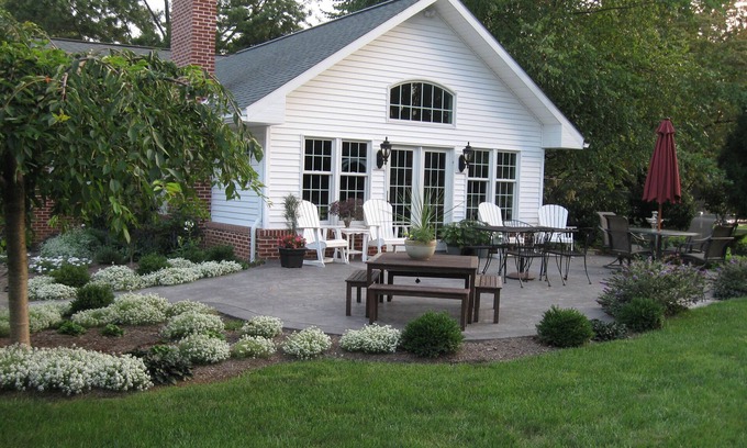 Witmer House | Beautiful 4 Bedroom Home, Minutes to Sight and Sound, middle of Amish Country