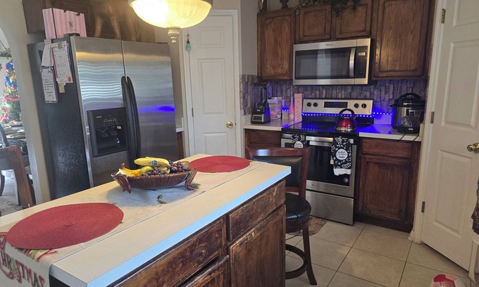 Deltona Lakes House | Beautiful 4-bedroom house ,AC and WiFi in Deltona, 35 min from Disney,Universal