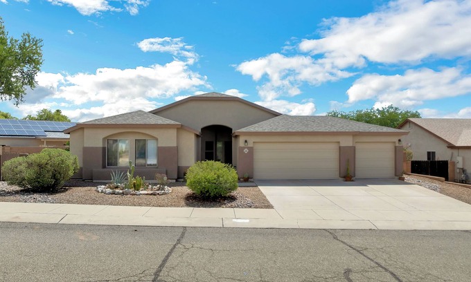 Casas Adobes House | Beautiful 4-bedroom house with Pool in Tucson