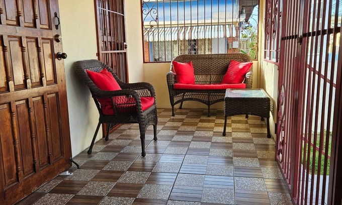 Woodbrook House | Beautiful 4 bedroom home & additional 2 bedroom detached guess house.
