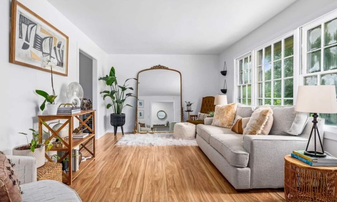 Hoover House | Beautiful 4 Bedroom Minutes from Hoover Met!