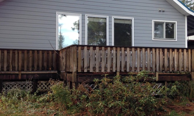 Hood River House | Beautiful 4 bedroom, 2 bath home with an amazing kitchen and family room
