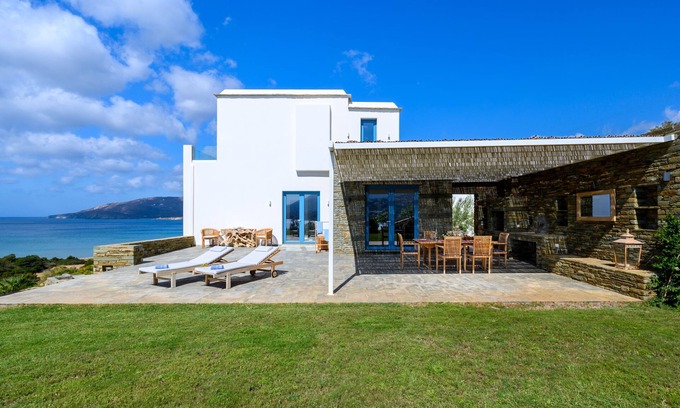 Gavrio Villa | Beautiful 4 bedroom villa "on the beach" - Large swimming pool and terrace access