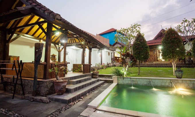 Dalung Villa | Beautiful 4 Bedrooms Balinese Villa close to Seminyak
