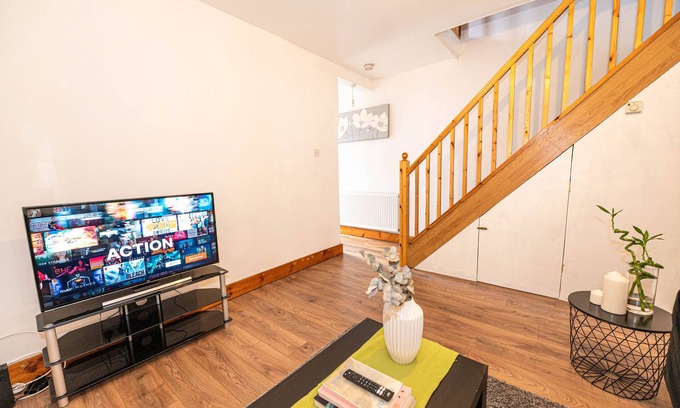 Plumstead House | Beautiful 4 bedrooms house close to Train Station