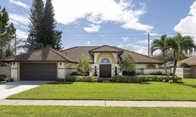 Wellington Apartment | Beautiful 4 Br. Single family (230519) by Houzlet