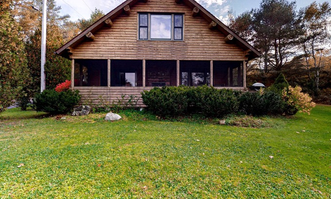 Boothbay Cottage | Beautiful 4-Cabin Waterfront Property w/ Beach, Dock, Kayaks, WiFi, Fireplaces