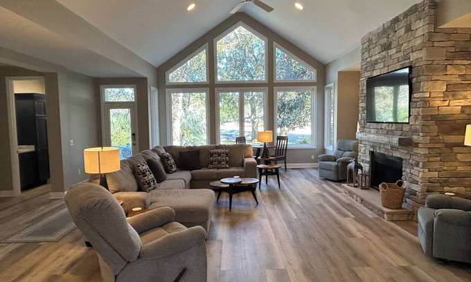 Palmetto Dunes House | Beautiful 4BR-4.5Bath, Private Heated Pool/Spa, Fazio Golf View, 2 Master Suites