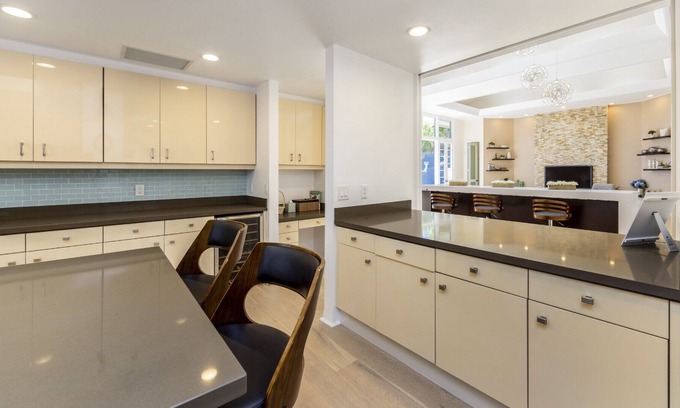 Kahala House | Beautiful 4bed room house by Diamond head (30 Nights Minimum Stay)