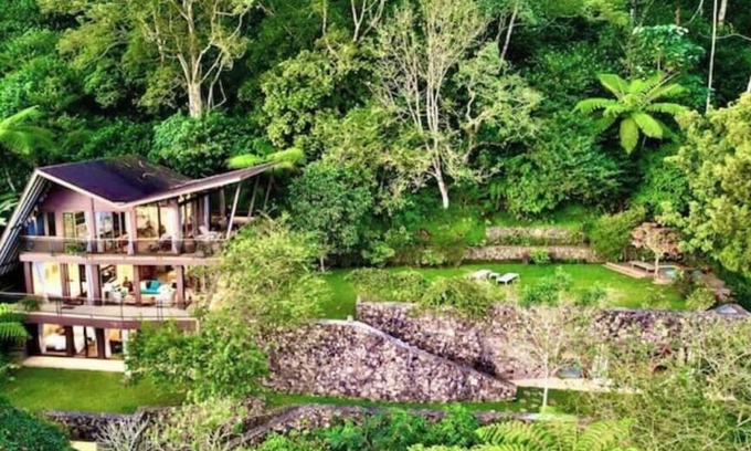 Baturiti House | Beautiful 4BR Beratan Lake Villa with Private Jacuzzi & Sauna